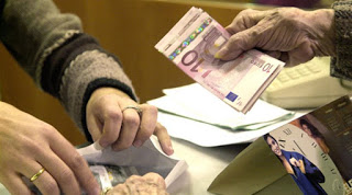 20 χρόνια εργασία για σύνταξη... 500 ευρώ! Αυτά θέλουν οι δανειστές στην Ελλάδα... - Φωτογραφία 1