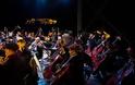 Υποδοχή του νέου χρόνου στη σκιά της Ακρόπολης με τη Συμφωνική Ορχήστρα του δήμου Αθηναίων και τον Φίλιππο Πλιάτσικα - Φωτογραφία 2
