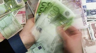 Σαλαμίνα: Τραπεζικός έκλεψε δύο εκατ. ευρώ από 50 καταθέτες! - Φωτογραφία 1