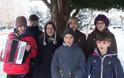 Πρωτοχρονιάτικες μελωδίες απο τα μικρά παιδιά στα Γρεβενά [video]