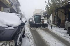 Πρωτοχρονιά με… χιόνια στην Κρήτη – Μικροπροβλήματα σε όλο το νησί [photos]