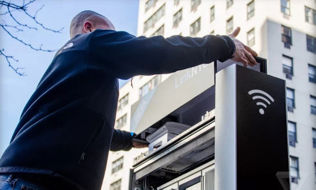 Τοποθετήθηκαν τα πρώτα LinkNYC στην Νέα Υόρκη που θα αντικαταστήσουν τους τηλεφωνικούς θαλάμους - Φωτογραφία 3