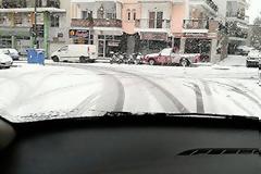 Άσπρισε η Ξάνθη! Προβλήματα στην κυκλοφορία των οχημάτων - Απαραίτητες οι αλυσίδες [photos]