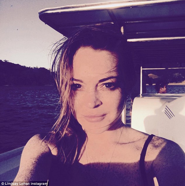 Που κάνει χειμερινές διακοπές η Lindsay Lohan; [photos] - Φωτογραφία 3