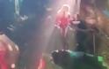 Κόλλησε η Britney Spears σε live show στο Las Vegas! [photos] - Φωτογραφία 3