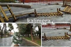 Ζημιές προκάλεσε η κακοκαιρία στο στολισμό της Τρίπολης [photos]