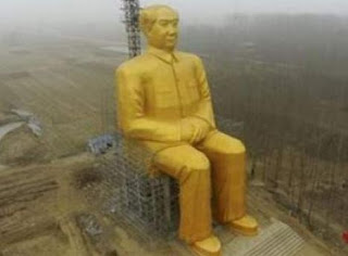 Κίνα: Με ένα θεόρατο χρυσό άγαλμα τιμούν τον Μάο Τσε Τουνγκ - Φωτογραφία 1