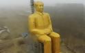 Κίνα: Με ένα θεόρατο χρυσό άγαλμα τιμούν τον Μάο Τσε Τουνγκ