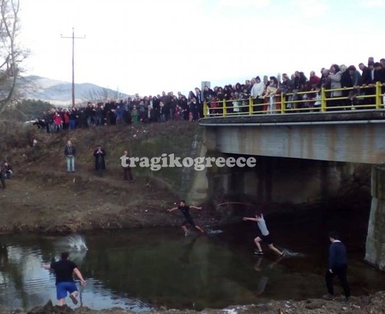 ΚΑΣΤΟΡΙΑ - Με λαμπρότητα και με σύμμαχο τον καλό καιρό, γιορτάστηκαν τα Θεοφάνεια σήμερα στη Μεσοποταμία [photo+video] - Φωτογραφία 8