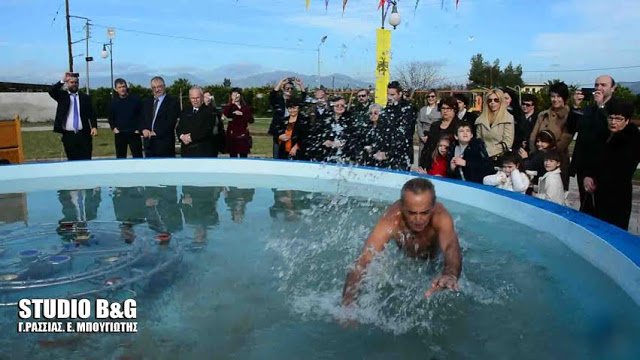 Σε συντριβάνι ο Αγιασμός των υδάτων στο Κουρτάκι Αργους [photos] - Φωτογραφία 16