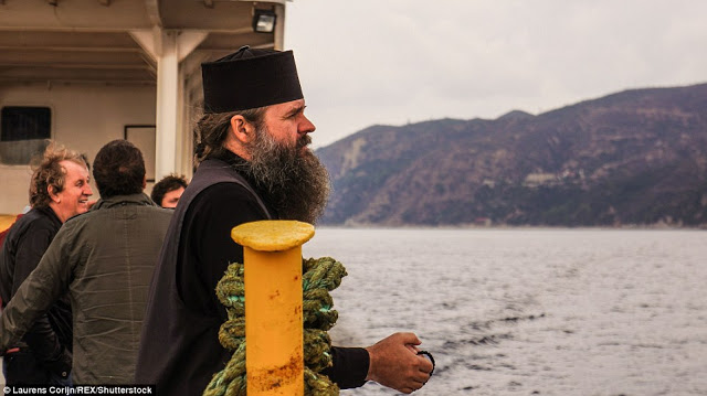 7723 - Εντυπωσιακές φωτογραφίες από το Άγιο Όρος στη Daily Mail - Φωτογραφία 17