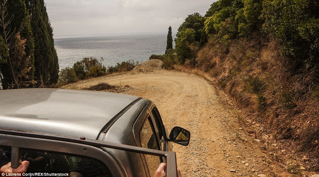 7723 - Εντυπωσιακές φωτογραφίες από το Άγιο Όρος στη Daily Mail - Φωτογραφία 21