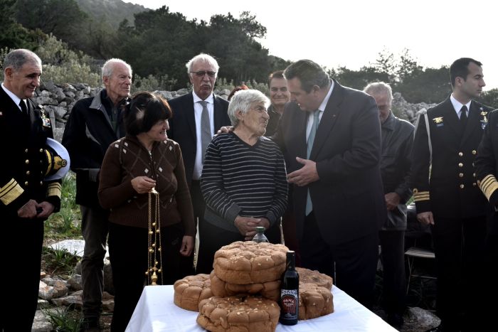 Θεοφάνεια στη φρεγάτα Κουντουριώτης για την ηγεσία του ΥΕΘΑ [photos] - Φωτογραφία 9