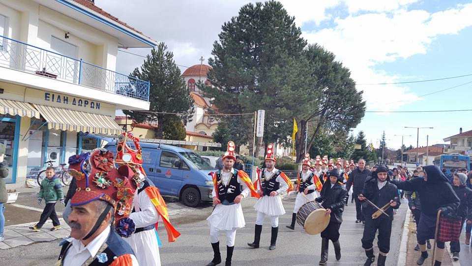 ΚΑΣΤΟΡΙΑ: Οι Μωμόγεροι της Ευξείνου Λέσχης Μεσοποταμίας σήμερα ξεσήκωσαν την Μεσοποταμία [photos] - Φωτογραφία 6