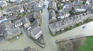Συμβαίνει και στην Αγγλία: Έδωσαν επιδόματα σε «πλημμυροπαθείς» για σπίτια που δεν πλημμύρισαν - Φωτογραφία 1