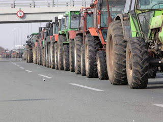 Με σύνθημα «έξοδος στην εθνική» ετοιμάζονται για μετωπική με την κυβέρνηση ΣΥΡΙΖΑ οι αγρότες - Φωτογραφία 1