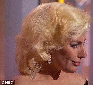 Η απίστευτη αντίδραση της Lady GaGa όταν έμαθε πως κέρδισε Χρυσή Σφαίρα... [photos] - Φωτογραφία 2