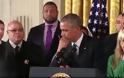 ΗΠΑ: Δημοσιογράφοι κατηγορούν τον Ομπάμα για ψεύτικα δάκρυα