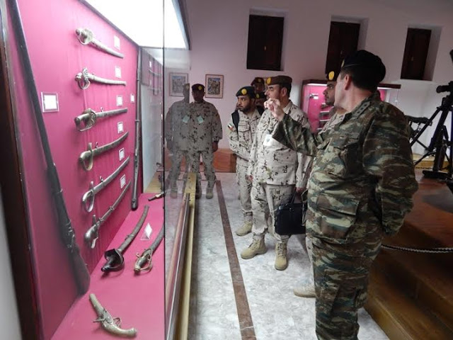 Επίσκεψη Στελεχών του Στρατού Ξηράς των ΗΑΕ στη ΣΠΖ - Φωτογραφία 3