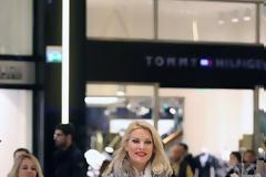 Ελένη Μενεγάκη: Για ψώνια σε εμπορικό κέντρο