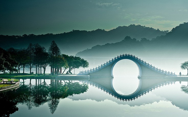 Η μοναδική «Γέφυρα του Φεγγαριού» - Φωτογραφία 2