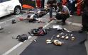 Τι βρήκαν οι αστυνομικοί στο σημείο των εκρήξεων στην Ινδονησία; [photos] - Φωτογραφία 5