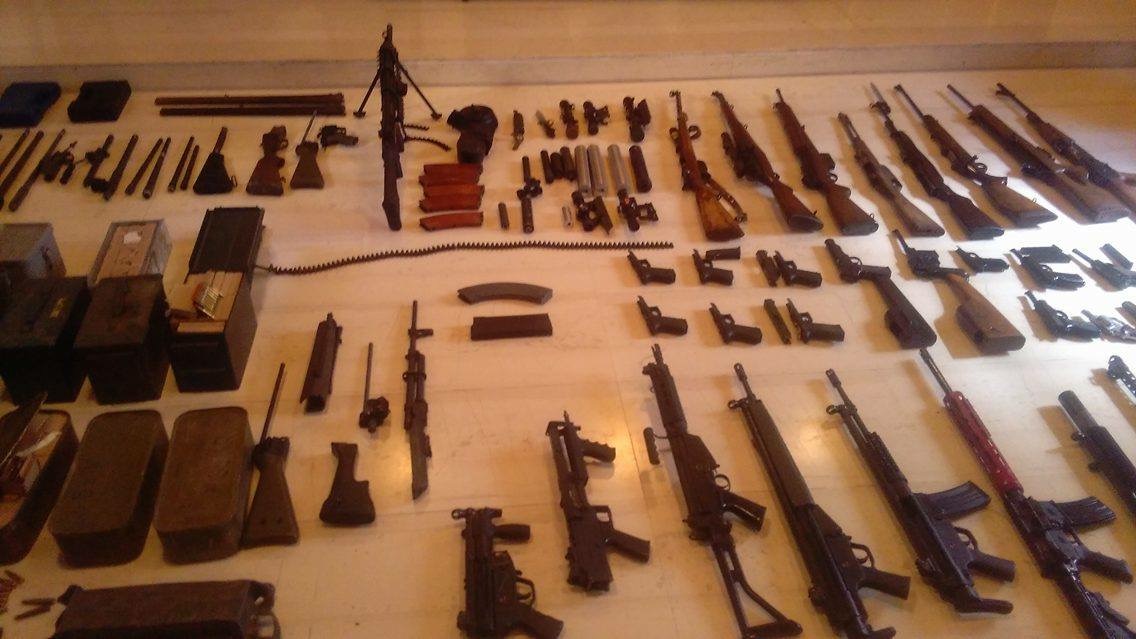Όλα τα στοιχεία της ΕΛΑΣ για τη γιάφκα με το βαρύ οπλισμό στο κέντρο του Ηρακλείου [photos+video] - Φωτογραφία 2