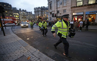 Αυξάνεται ο αριθμός των ενόπλων αστυνομικών στο Λονδίνο - Φωτογραφία 1