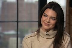 Δείτε τι αμάξι οδηγάει η Kendall Jenner... [photos]