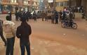 Δραματικές περιγραφές των ομήρων στην Μπουρκίνα Φάσο: Αίμα παντού, πυροβολούσαν εν ψυχρώ - Φωτογραφία 4
