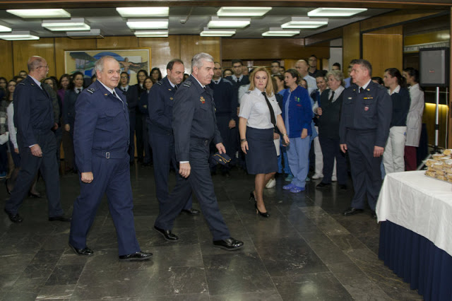 Κοπή της Πρωτοχρονιάτικης Πίτας του 251ΓΝΑ - Φωτογραφία 2