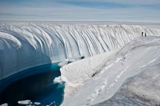 Μια τεράστια χαράδρα κάτω από τους πάγους της Ανταρκτικής - Φωτογραφία 1