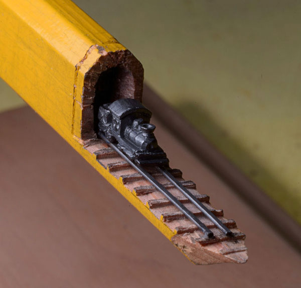 Μολύβι μετατρέπεται σε περίτεχνη σήραγγα τρένου - Φωτογραφία 2