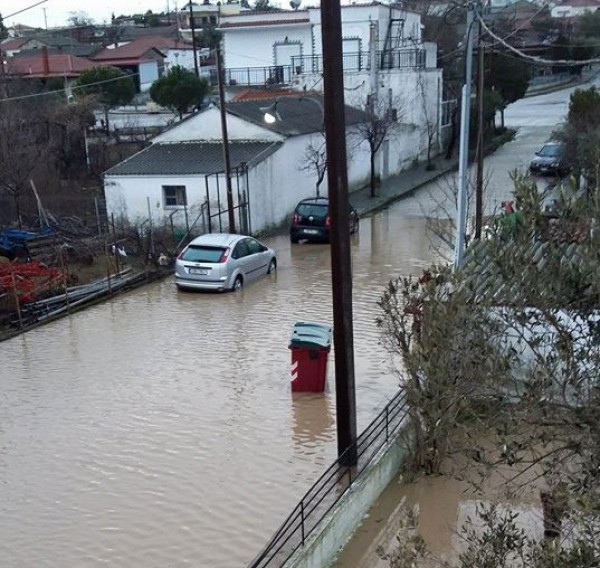 Εικόνες καταστροφής σε Ξάνθη, Έβρο και Κομοτηνή... [photos] - Φωτογραφία 3