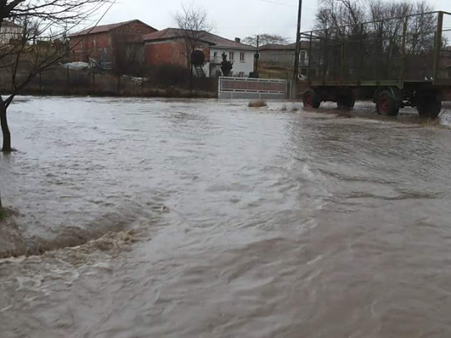 Προβλήματα από την κακοκαιρία στην Θράκη – Πλημμύρες και θυελλώδεις άνεμοι! [photos] - Φωτογραφία 5