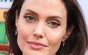 Παγκόσμια ανησυχία για την Angelina Jolie: Σοκάρει η νέα αποστεωμένη εμφάνισή της! [photos] - Φωτογραφία 1