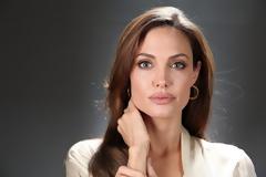 Πιο αδύνατη από ποτέ η Angelina Jolie στην πρεμιέρα του Kung Fu Panda 3... [photos]