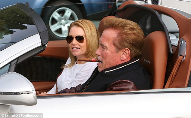 Θα πάθετε πλάκα! Δείτε τι αμάξι οδηγάει ο Arnold Schwarzenegger... [photos] - Φωτογραφία 3