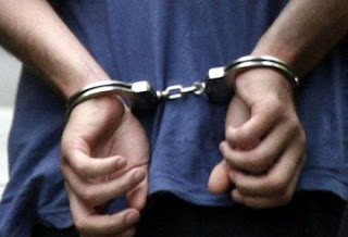 Συνελήφθη 30χρονος ημεδαπός για ληστείες και κλοπές στην Σαλαμίνα - Φωτογραφία 1