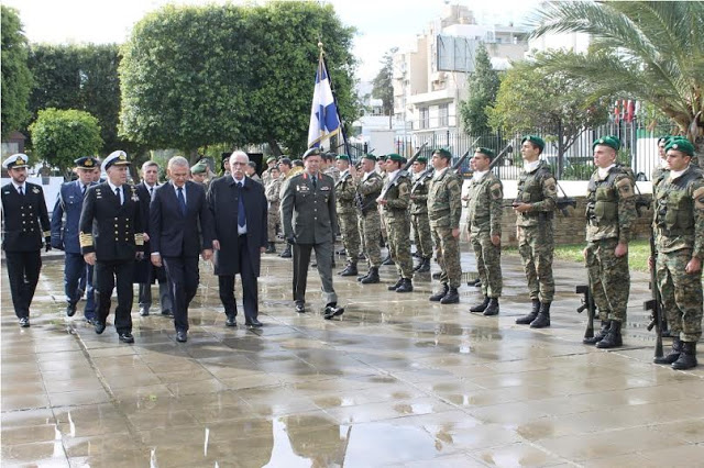 Tελετές παραλαβής στην Κύπρο και παράδοσης στην Ελλάδα των λειψάνων 6 ελλήνων στρατιωτικών - Φωτογραφία 13