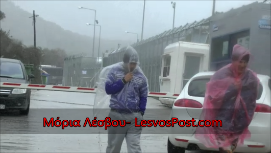 Με αυτοσχέδιες σόμπες και σακούλες για αδιάβροχο προσπαθούν να φυλαχτούν οι πρόσφυγες από τα χιόνια στην Λέσβο [photo+video] - Φωτογραφία 5