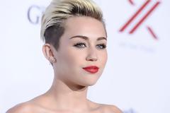 Αρραβωνιάστηκε η Miley Cyrus; [photos]