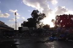Παράνομος σταθμός μεταφόρτωσης σκουπιδιών το Δημοτικό Στάδιο Πύργου. Τεράστιες ευθύνες υπαλλήλων και αιρετών