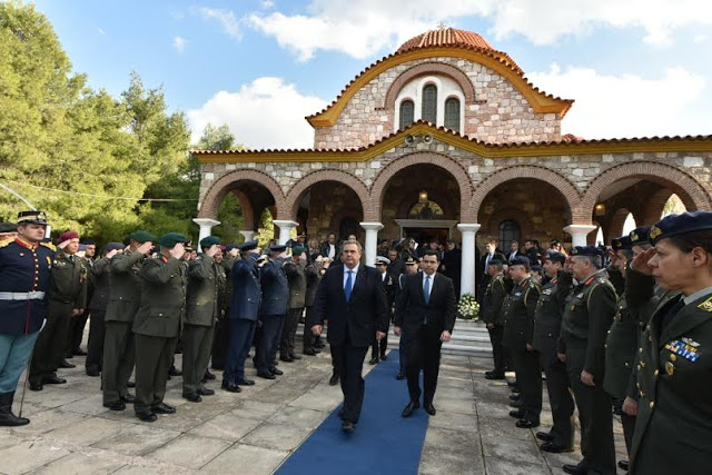 Παρουσία πολιτικής και στρατιωτικής ηγεσίας του ΥΠΕΘΑ στην τελετή παραλαβής λειψάνων αγνοούμενων του Κυπριακού αγώνα - Φωτογραφία 13