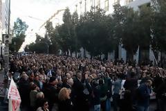 Η τρέλα του νέου ασφαλιστικού: Δικηγόρος με μηδενικό εισόδημα θα πληρώσει εισφορές 2.800 ευρώ!