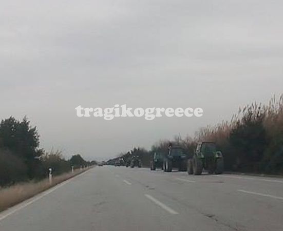 ΠΡΙΝ ΑΠΟ ΛΙΓΟ - Πορεία αγροτών με τα τρακτέρ τους από Μάλγαρα προς Θεσσαλονίκη [photos] - Φωτογραφία 3