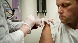Η γρίπη σαρώνει αλλά οι Έλληνες δεν εμβολιάζονται και το ΕΣΥ δεν έχει εντατικές - Φωτογραφία 1