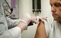 Η γρίπη σαρώνει αλλά οι Έλληνες δεν εμβολιάζονται και το ΕΣΥ δεν έχει εντατικές
