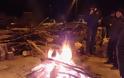 Παρέμειναν το βράδυ στους δρόμους οι αγρότες της Θράκης - Μπλόκο γίγας στον Έβρ - Φωτογραφία 1