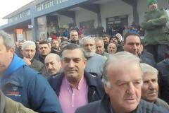 Αγρότες κατέλαβαν την εφορία Κατερίνης [photos + video]